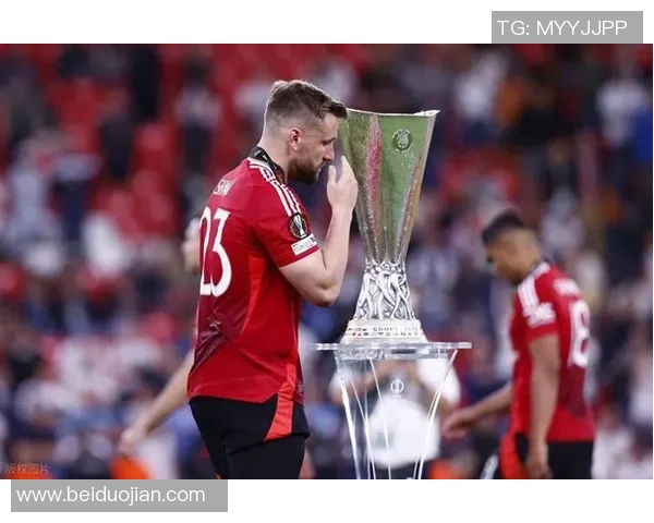 欧联杯精彩对决阿森纳与里昂战成平局逆转瞬间点燃全场激情